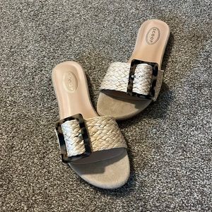 BRAND NEW Scoop Women's Buckle Slide Sandals
